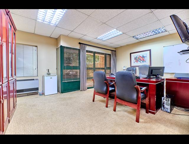 400M² OFFICE FOR SALE IN WOODMEAD